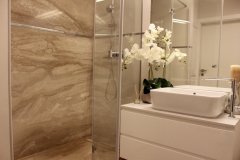 Breccia-Sarda-spiek-kwarcowy-Bianco-kwarcyt-Absolut-White